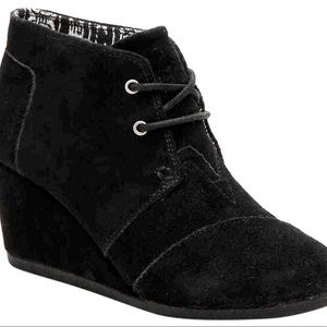 Toms Desert Wedge booties in size 5.5